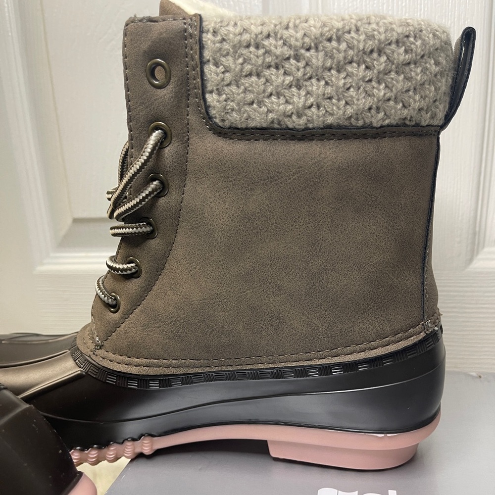Cloudwalkers Lexi Sweater Trim Women’s Weather Boot Black & Tan 10W by Avenue - Picture 7 of 15